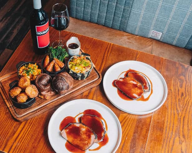 The Loveable Rogue is one of the best spots in Glasgow to head for a Sunday Roast on Father’s Day 